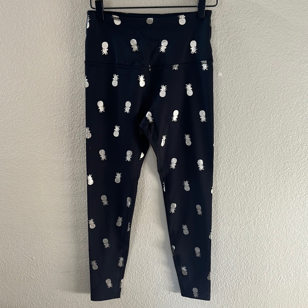 Beyond Yoga Black Pineapple Leggings Size Small
